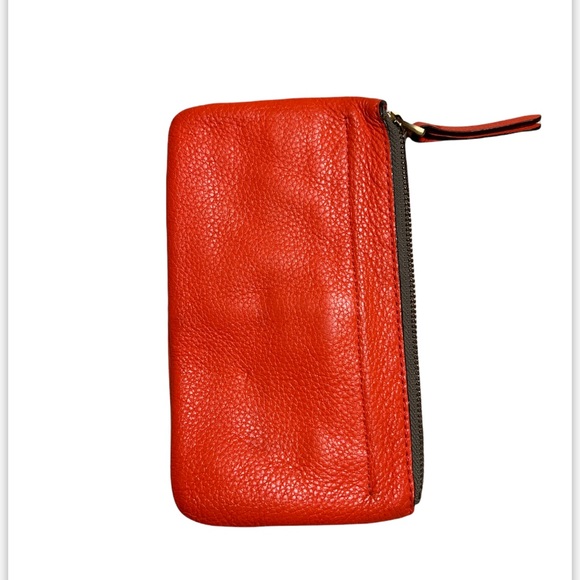 🌸4/$50🌸 orange leather clutch / wallet GAP - Picture 3 of 3